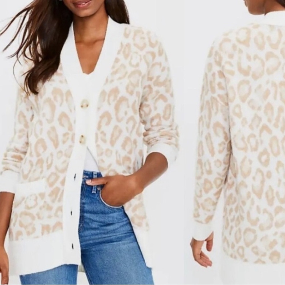 🐈 Ann Taylor Loft Leopard V neck Cardigan Women’s Size Small